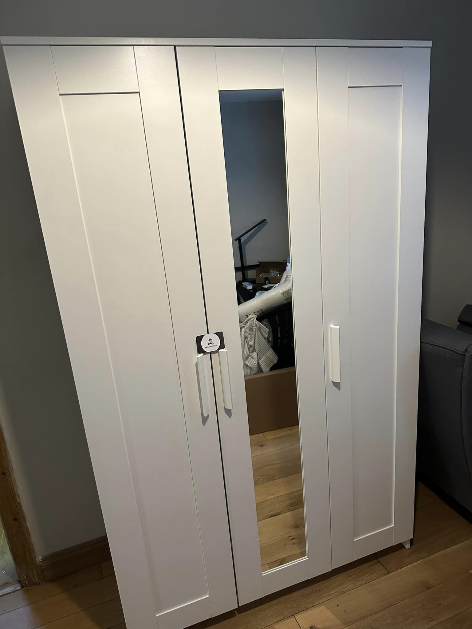 3 door wardrobe with middle mirror