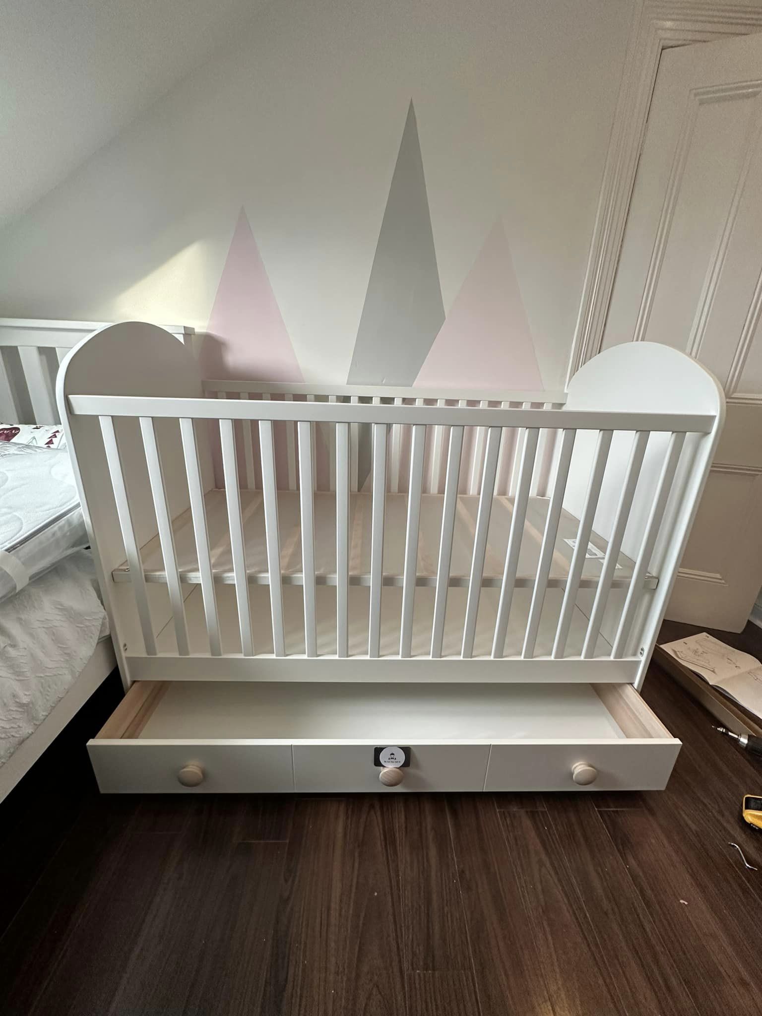 Childs white cot